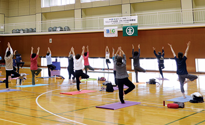 【写真】リラックスヨガ体験会の様子