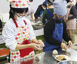 もち麦おにぎりレシピ考案