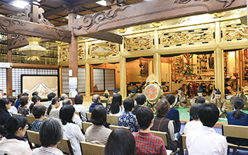 寺院での雅楽演奏会