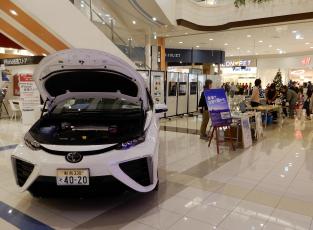 ハクチョウの飛び交う田園都市にいがた展車両展示写真