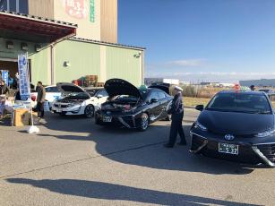 マルシン食品での車両展示写真