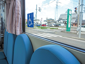 ぐるりん号車窓の風景の写真