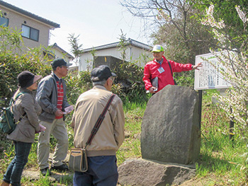 赤塚でまち歩きをしている様子