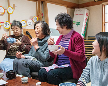 地域の茶の間で深まる絆