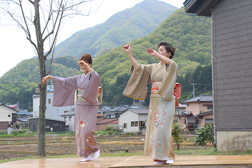 岩室温泉芸妓の舞