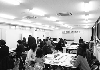 写真　昨年11月の議会報告会では学校の教室へのエアコン設置に関する意見が寄せられた