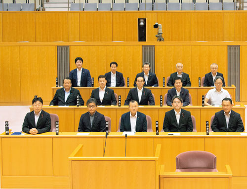 写真　議長席から見て中央