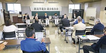 写真　議会報告会の様子