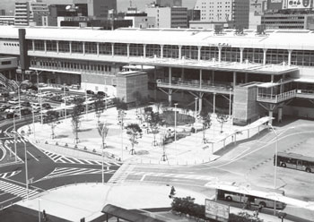 写真　新潟駅南口広場