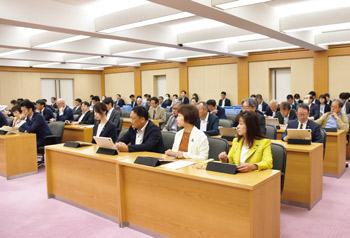 写真　決算特別委員会の様子