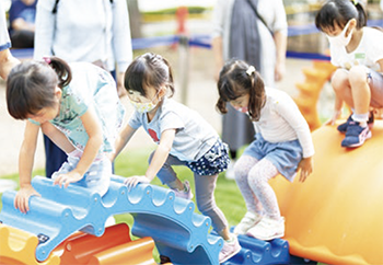 水辺の遊具（イメージ）