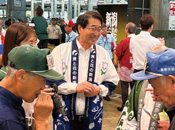 中原市長らが東京都の大田市場で「新潟産えだまめ」をトップセールス